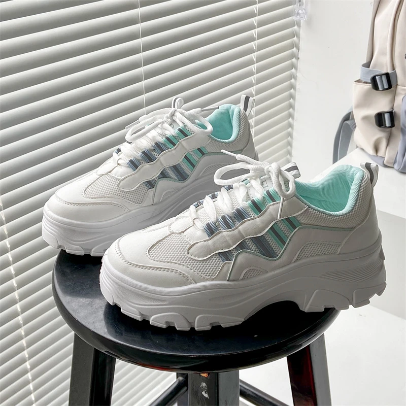 

Кроссовки женские из сетчатого материала, на толстой подошве