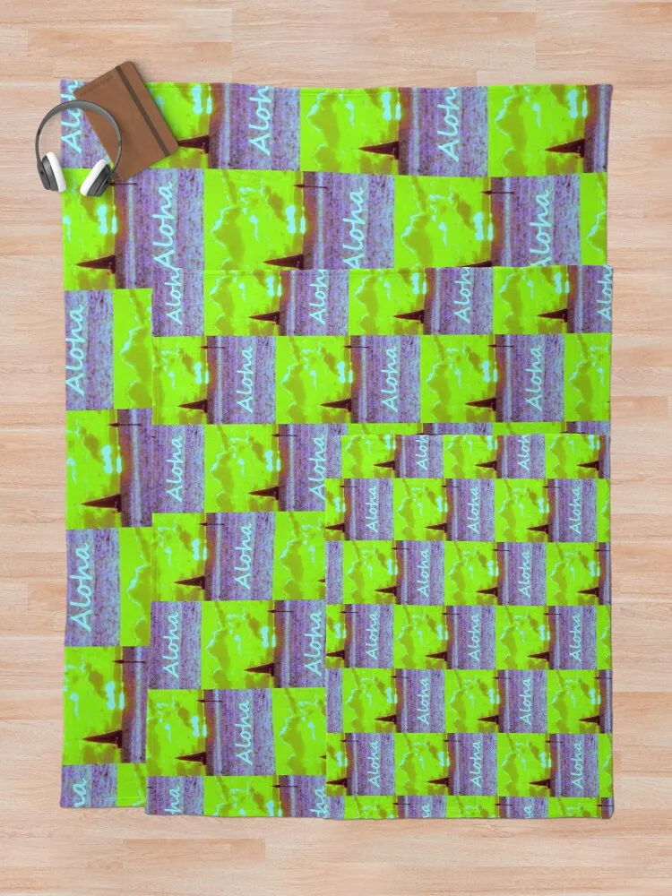 Фиолетовое одеяло Leahi Park Sunset Aloha IX декоративное очень большое