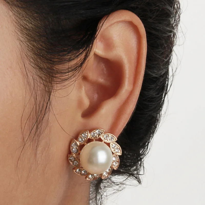 

Simulated Pearl Women's Stud Earrings Rhinestone Petals Side Elegant Wedding Party Jewelry aretes de mujer modernos 2023