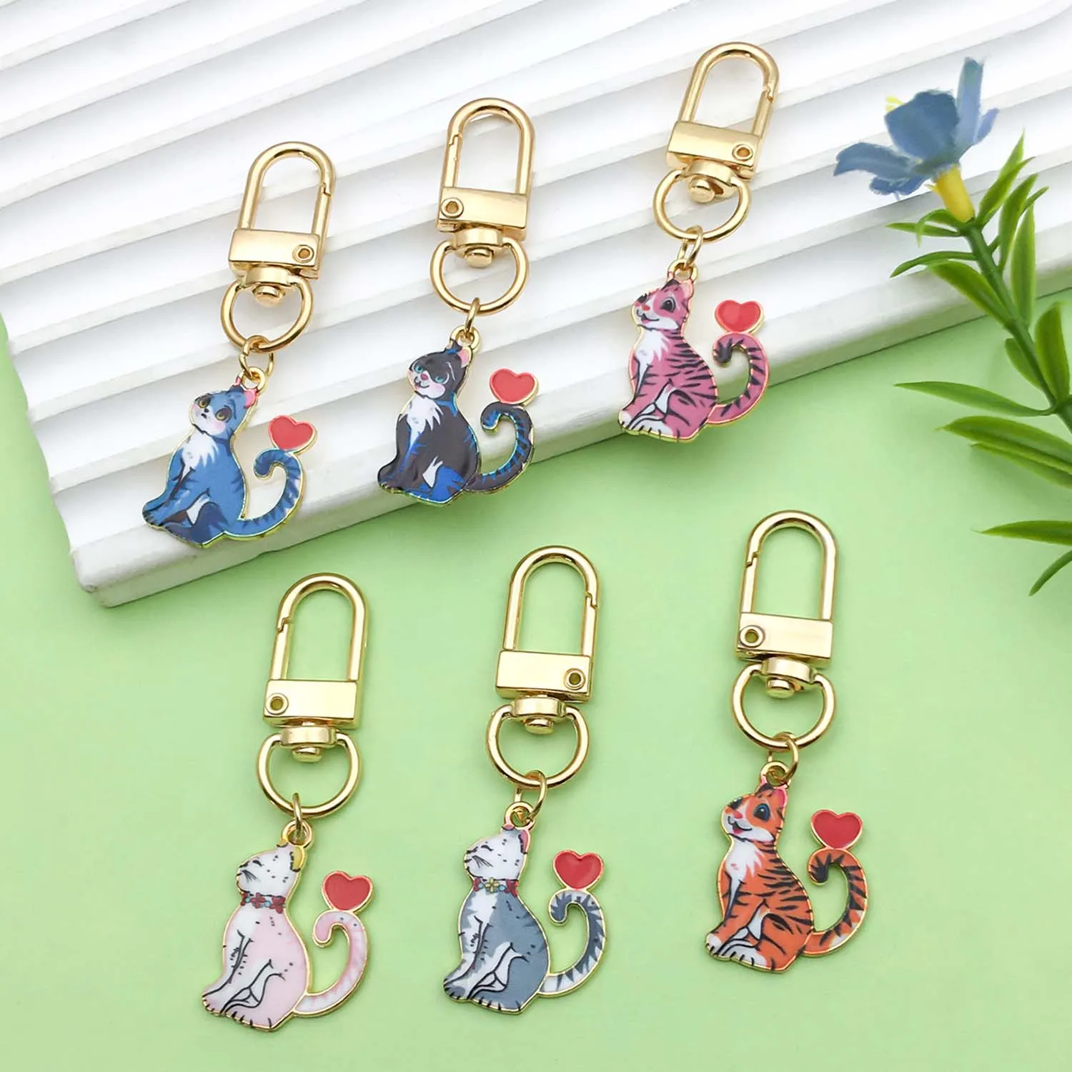 6 шт. брелок с милым мультяшным рисунком кота искусственный сплав деталями сердца