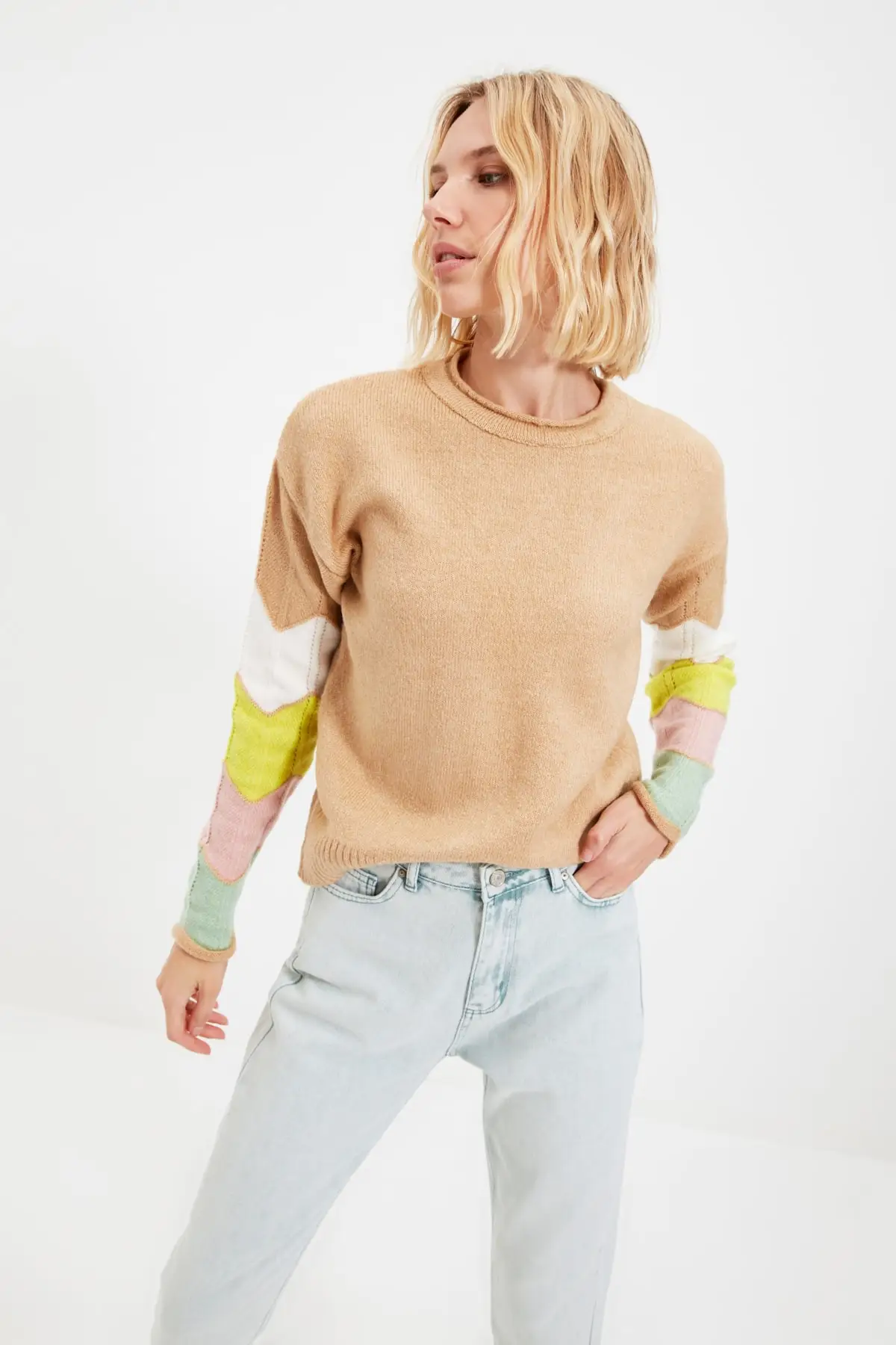 

Trendyol Handles With Color Block Knitwear Sweater TWOAW22KZ0426