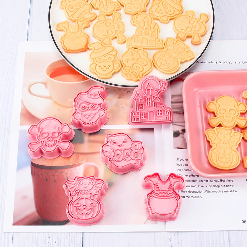 

Happy Halloween 3D Fondant Pastry Plastic Biscuit Mold Cartoon Skull Spider Press Stamper Handmade Frosting Cake Decoration Tool