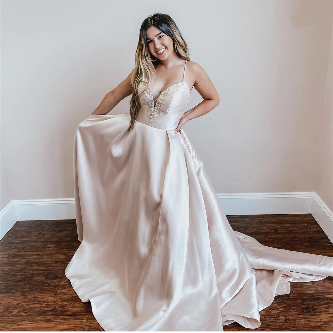 

Женское атласное платье без рукавов, светло-розовое элегантное платье со шлейфом, расшитое кристаллами, на бретелях-спагетти
