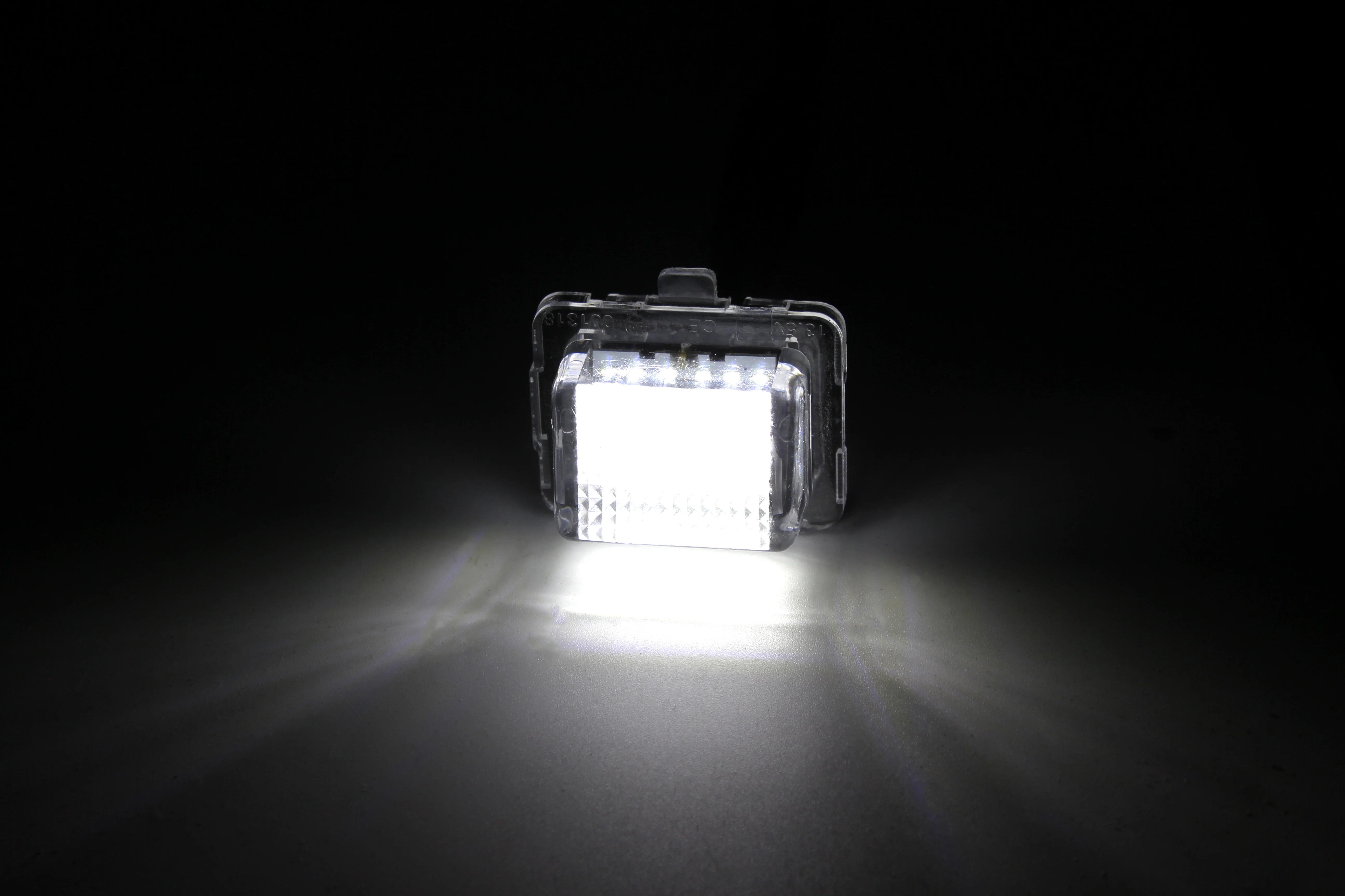 Фонарь для номерного знака Mercedes Benz C-Class S204 C207 W204 E-Class W212 S212 CL-Class C216