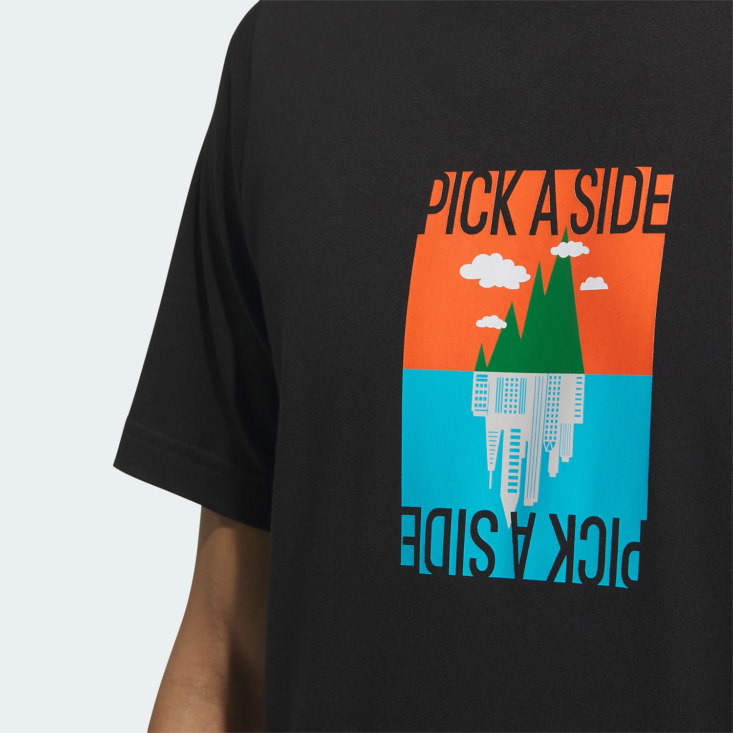 Фото Оригинальная мужская футболка Adidas GFX SS TEE 180 для занятий спортом на открытом воздухе, модель IS0274. №4
