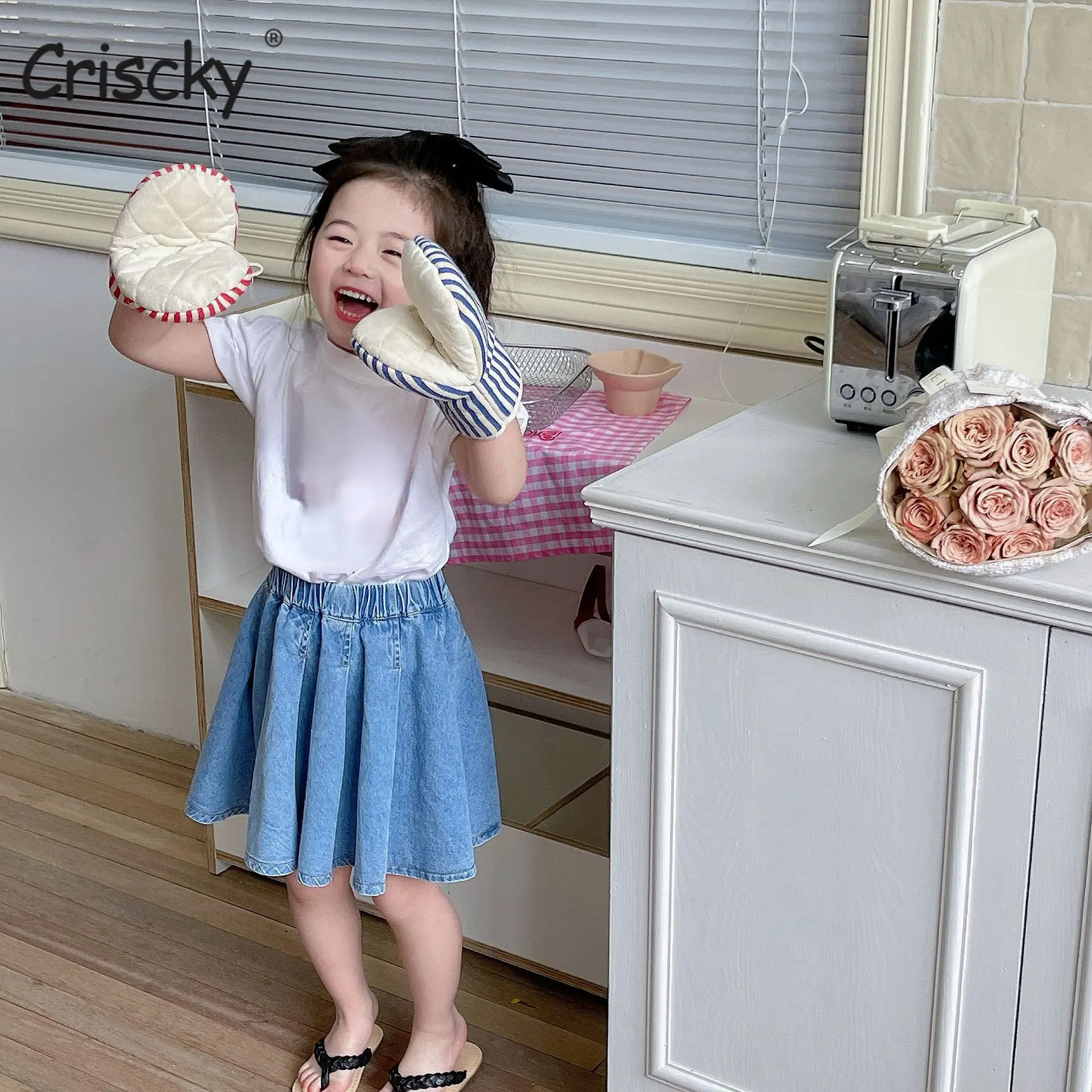 

Новинка 2023, летние юбки для девочек, детская одежда, плиссированная юбка из джинсовой ткани до колен, детская юбка, юбка для девочек, юбки для...