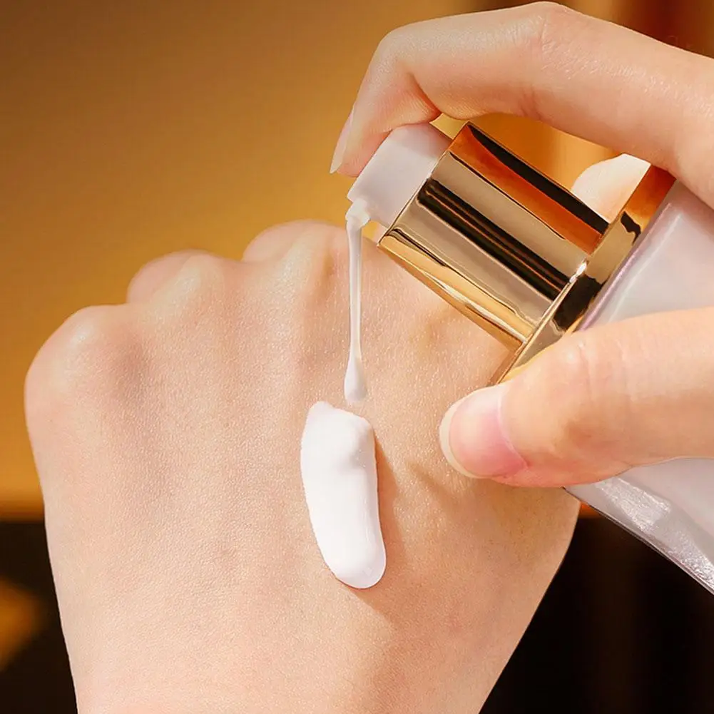 Отбеливающий крем для лица осветляет тон кожи освежающий увлажняющий Гладкий