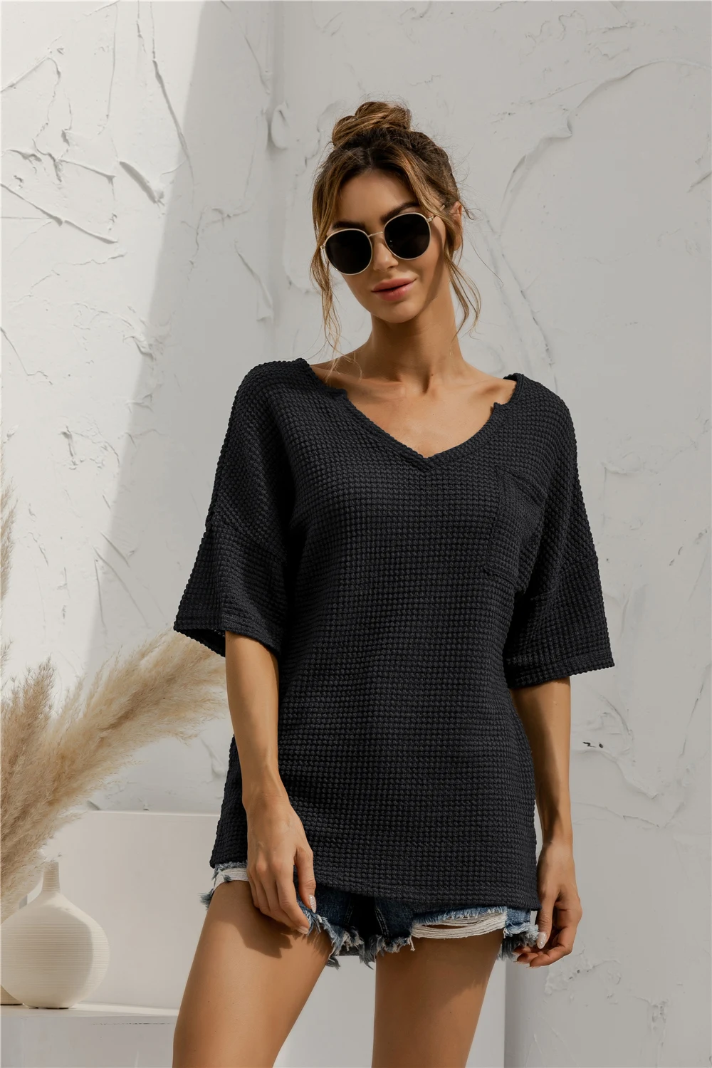 

2022 Summer T-Shirt Women High Quality V-Neck Cotton Basic Plain Simple T Shirt For Women Short Sleeve Female Tops 2022 Hot Sale