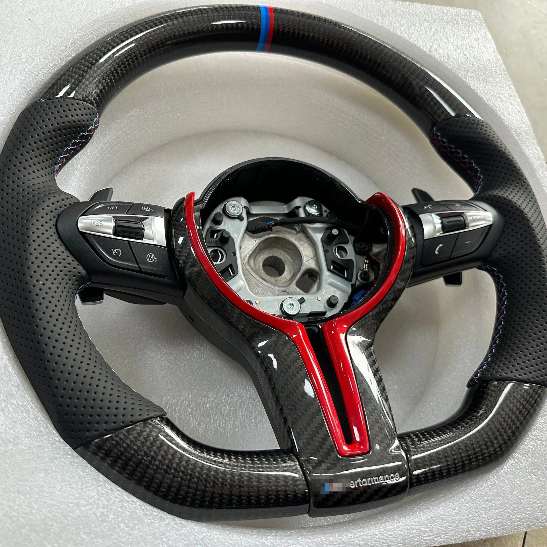 F30 F10 F32 E60 E46 E90 X5 E70 M3 M4 M5 M6 F90 F80 F82 F87 Руль из углеродного волокна для BMW