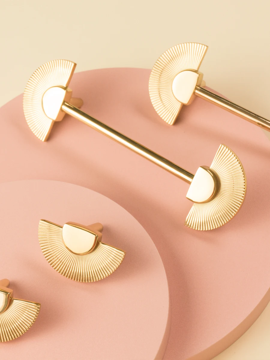 

Nordic Brass Cabinet Pulls Wardrobe Drawer Closet Cabinet Door Handle Gold Cupboard Drawer Knobs and Pulls Furniture Hardware