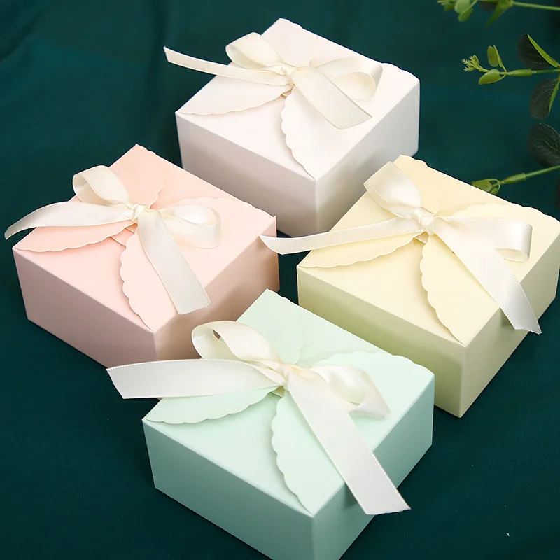 

20PCS Kraft Paper Wedding Favors for Guests Small Candy Gift Boxes with Ribbons DIY Handmad Packing Box Birthday Party Decor