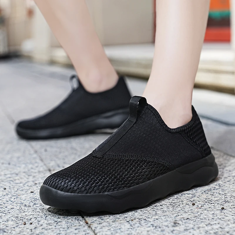 Summer Men Women Sneakers Light Breathable Men Loafers Shoes Slip on Outdoor Running Shoes for Unisex Women Sports Jogging Shoes