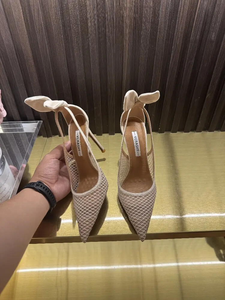 Фото Женские туфли на высоком каблуке с ушками кролика, новые, на тонком каблуке 10 см, не утомляющие ноги, сексуальные, кружевные, ажурные, с острым носком. №3