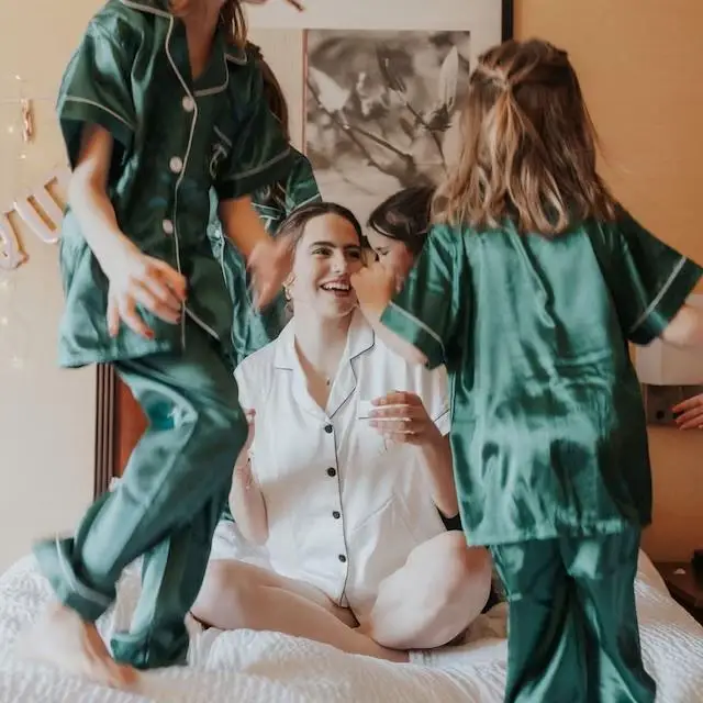 Детские пижамы персонализированный атласный Индивидуальные для детей вечеринки