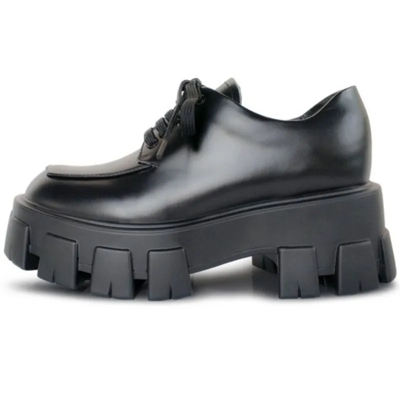 

Туфли женские из лакированной кожи, на платформе, на шнуровке