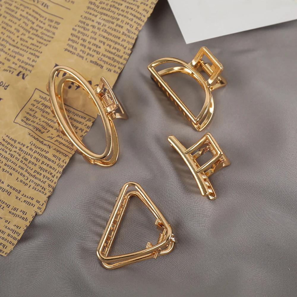 

Simple Geometric Gold Color Metal Hair Claw for Women Girls Fashion Heart Cat Shape Barrette Hairgrip Hair Accessories Headwear