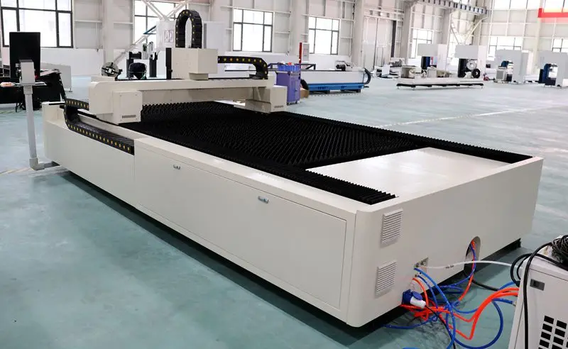 Оптоволоконный лазерный резак для металла латуни стали Опциональная мощность 3