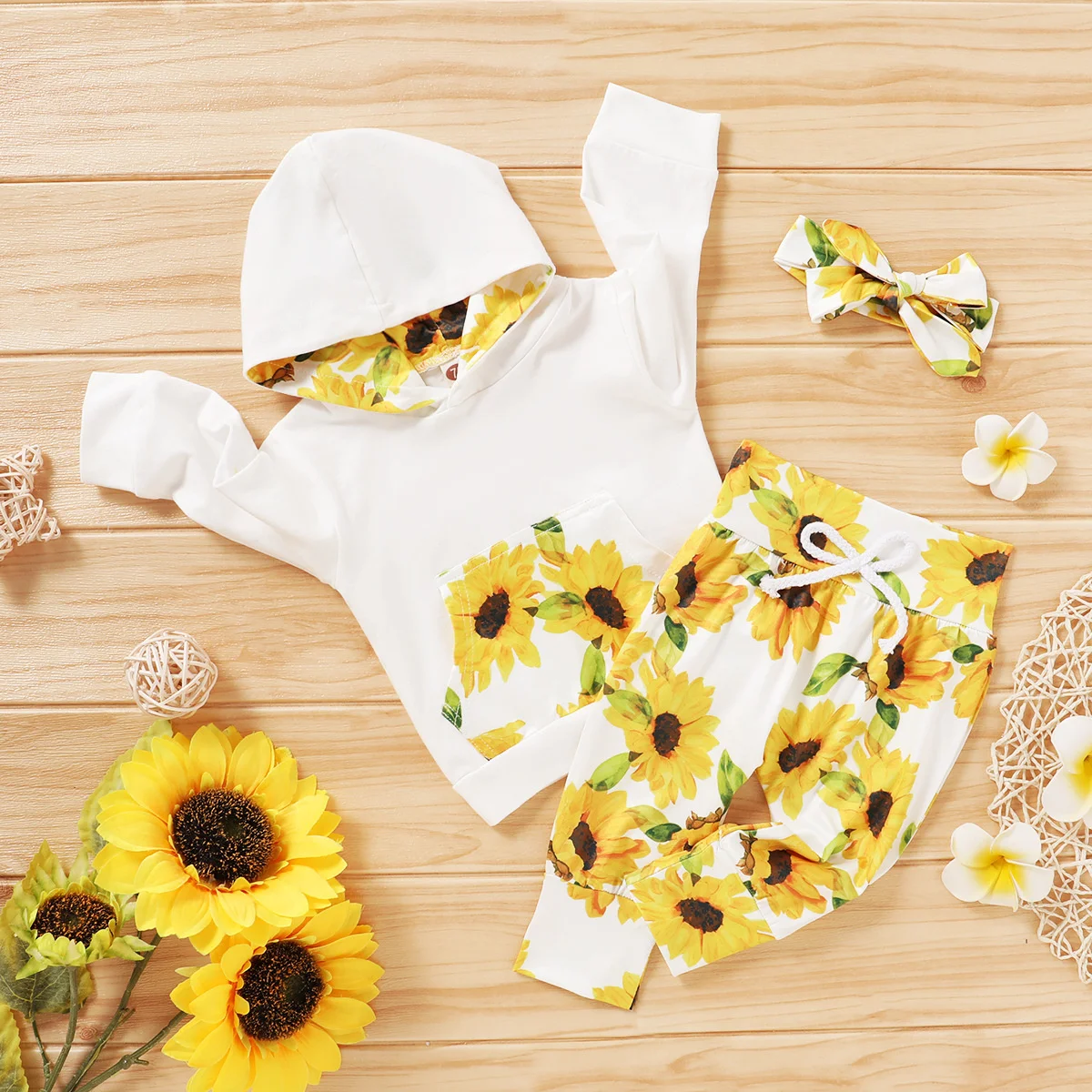 

Girls' autumn and winter new long sleeved sunflower printed Hoodie + printed pants