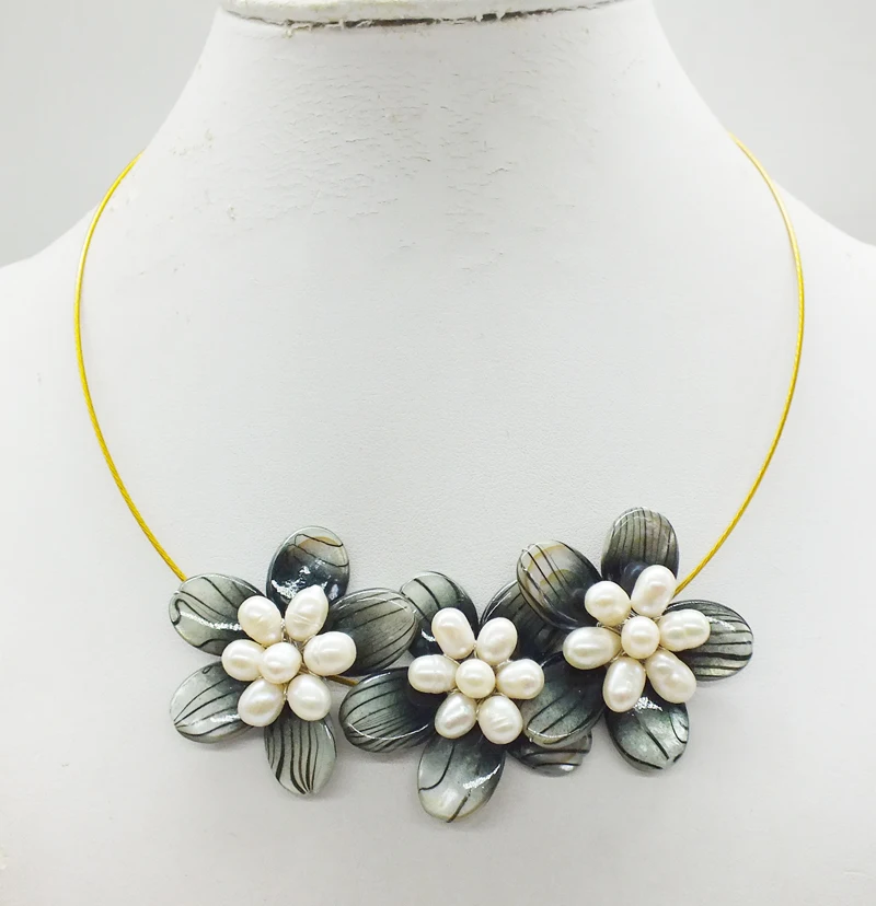

Europe, the United States, popular ocean beach necklaces, shells. pearl. Bohemian style flower necklace 18"