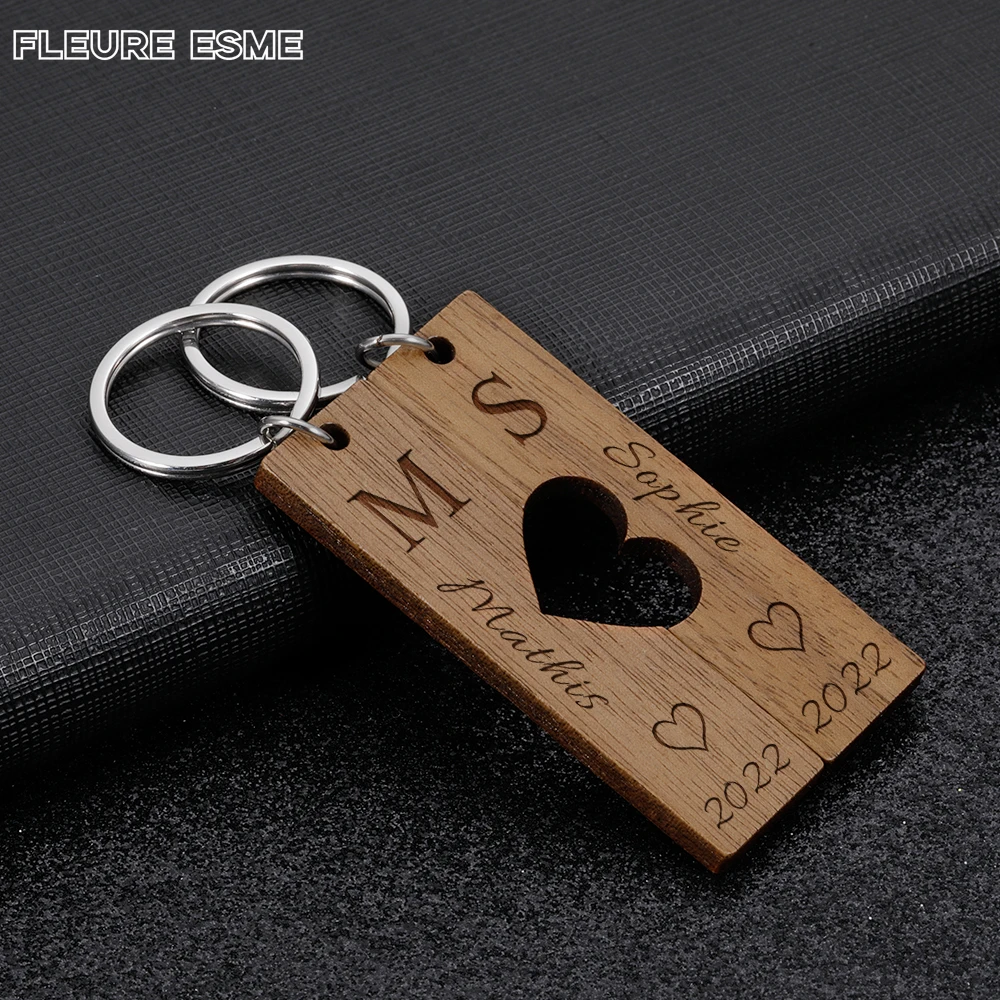 

Wooden Engraved Keychain Personalized Date Letter Couple Keychains Customized Product Valentines Day Gift for Boyfriend Keyring