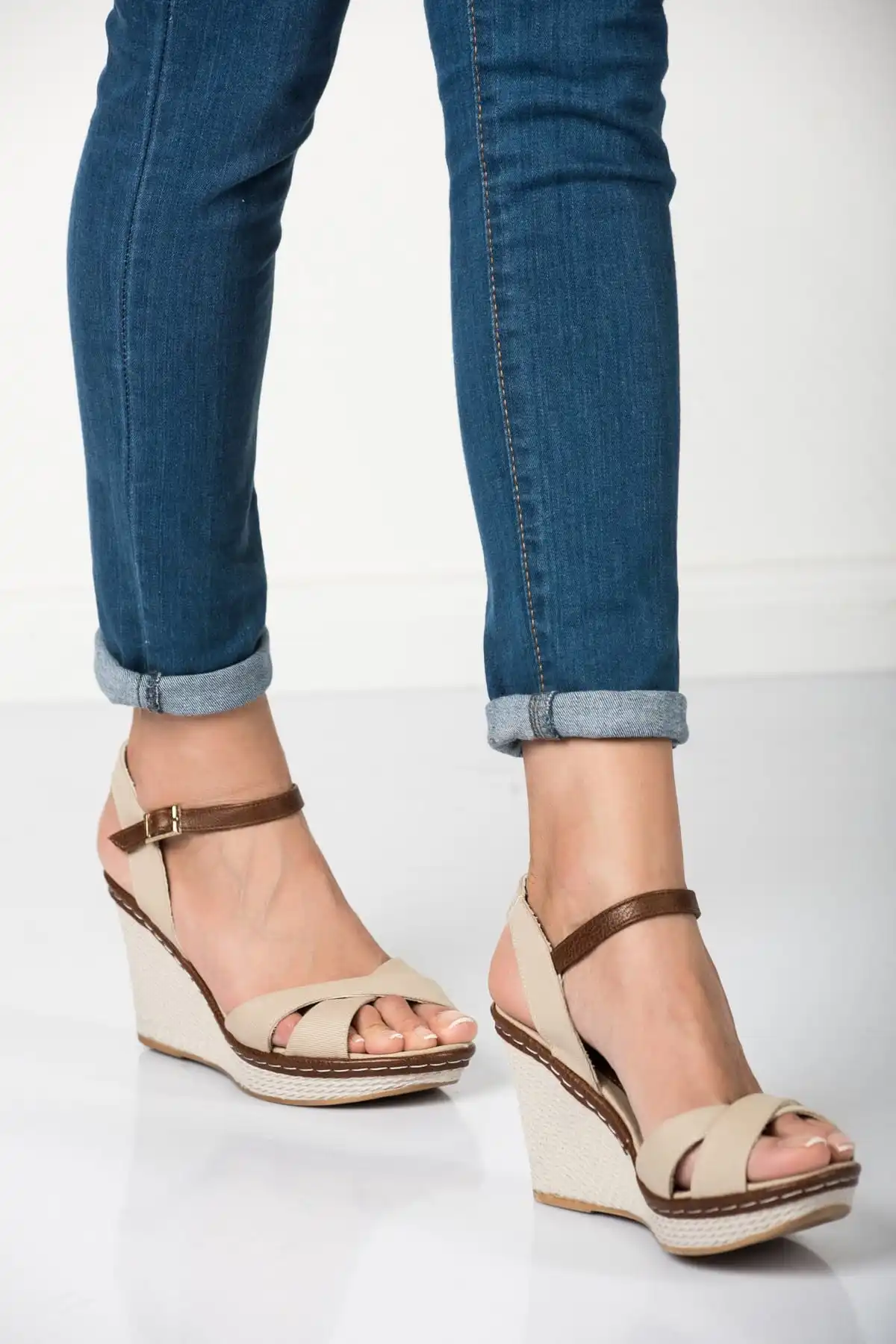 

Bronze Women 'S Heels Shoes B922112634