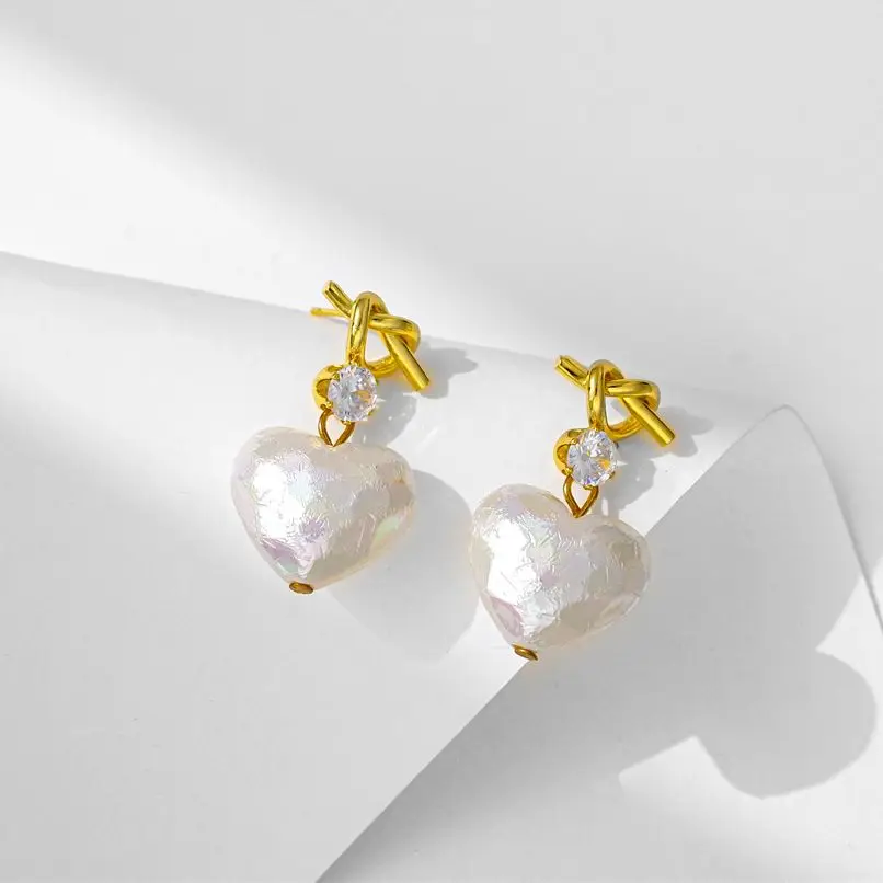

New Fashion Fresh Sweet Heart-shaped Pearl Temperament Drop Earrings Contracted Geometric Elegant Lovely Women Earrings