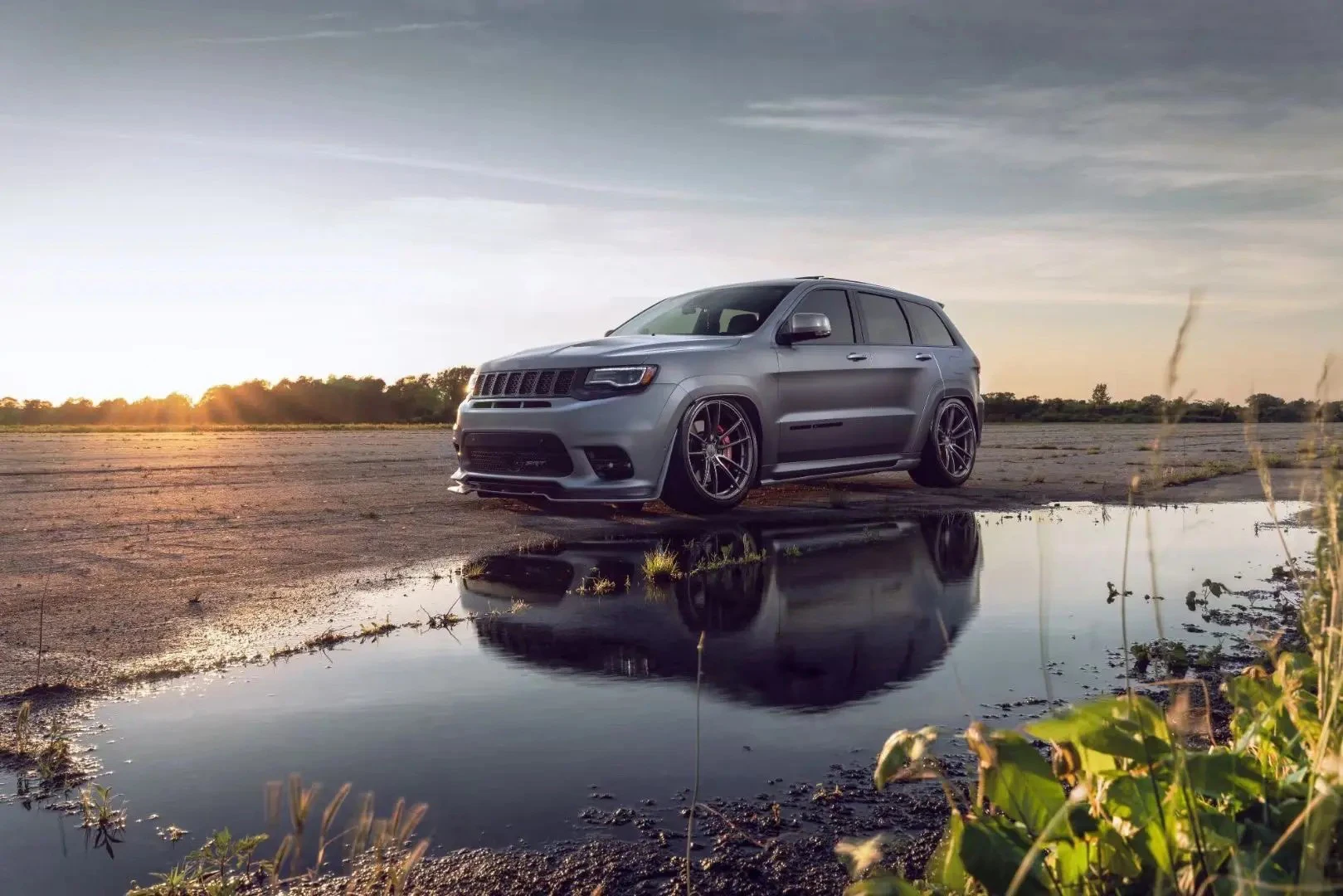 Фото Комплект кузова для Grand Cherokee 2011-2017 Facelift to 2018-2020 SRT Style Upgrade Детали с решеткой бампера капота Plug and Play №3