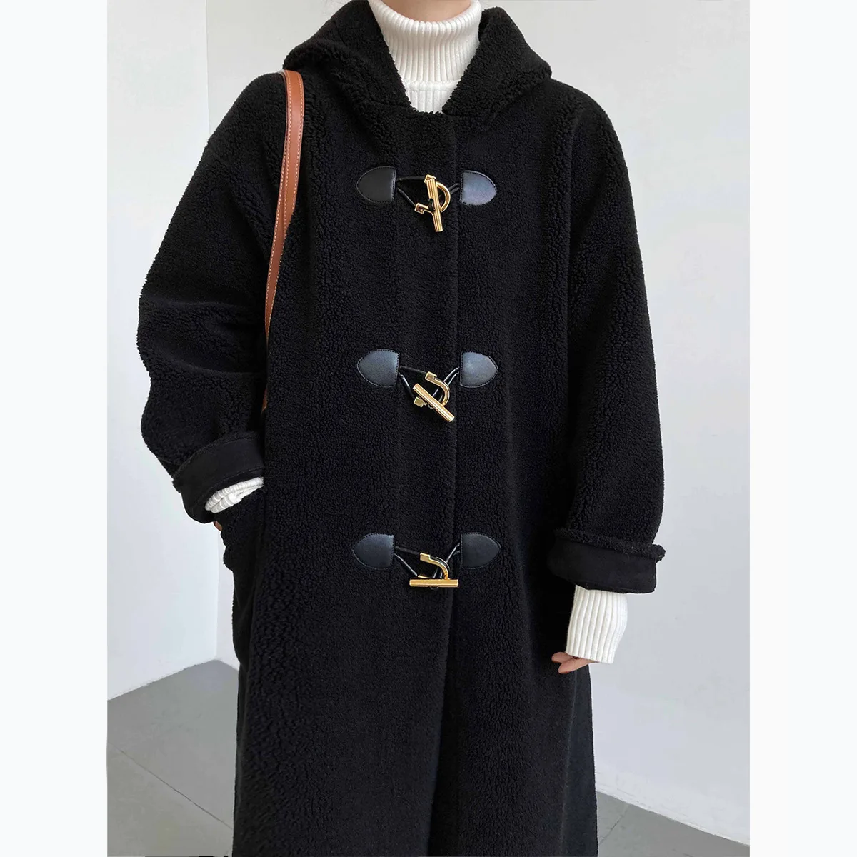 Autumn Winter Women's Horn Button Lamb Wool Coat Thickened Warm Loose Wear Mid-Length Hooded Fur Jacket