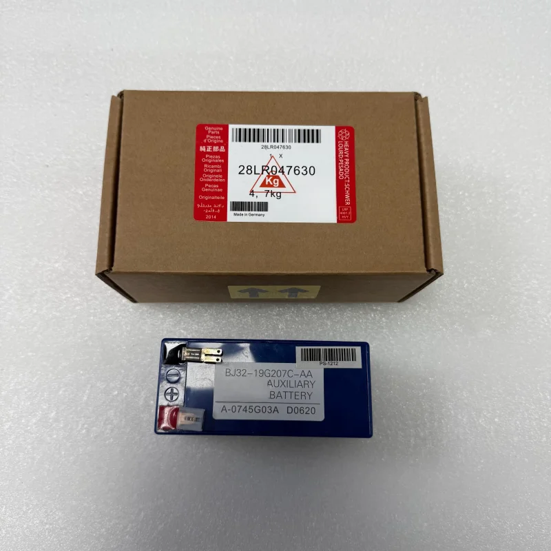 Фото Подходит для Land Rover LR4, RR Sport, Range Evoque: Вспомогательная батарея Exide LR047630 №2