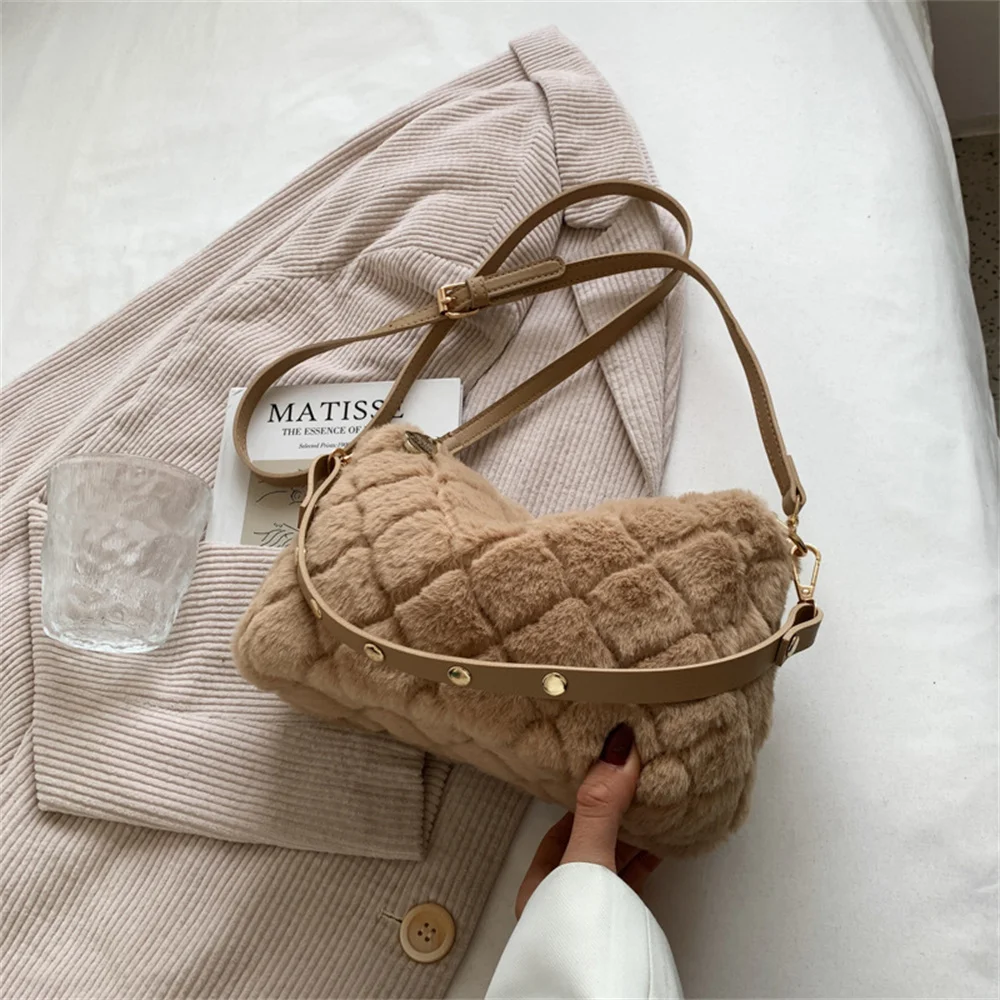 Plush Crossbody Bags Women Luxury Designer Winter Warm Faux Fur Shoulder Handbags Simple Fashion Versatile Messenger Bag Dom105