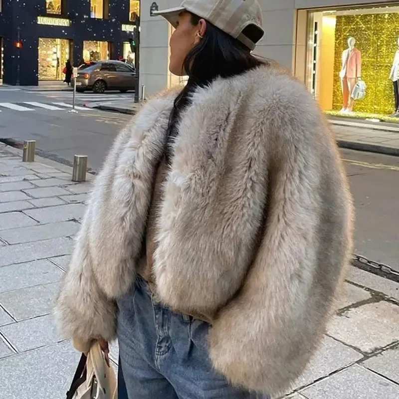 Фото Lconic Street Fashion Элитный бренд Gardient Укороченное укороченное пальто из искусственного меха Женская зимняя популярная крутая пушистая короткая меховая куртка для девочек №2