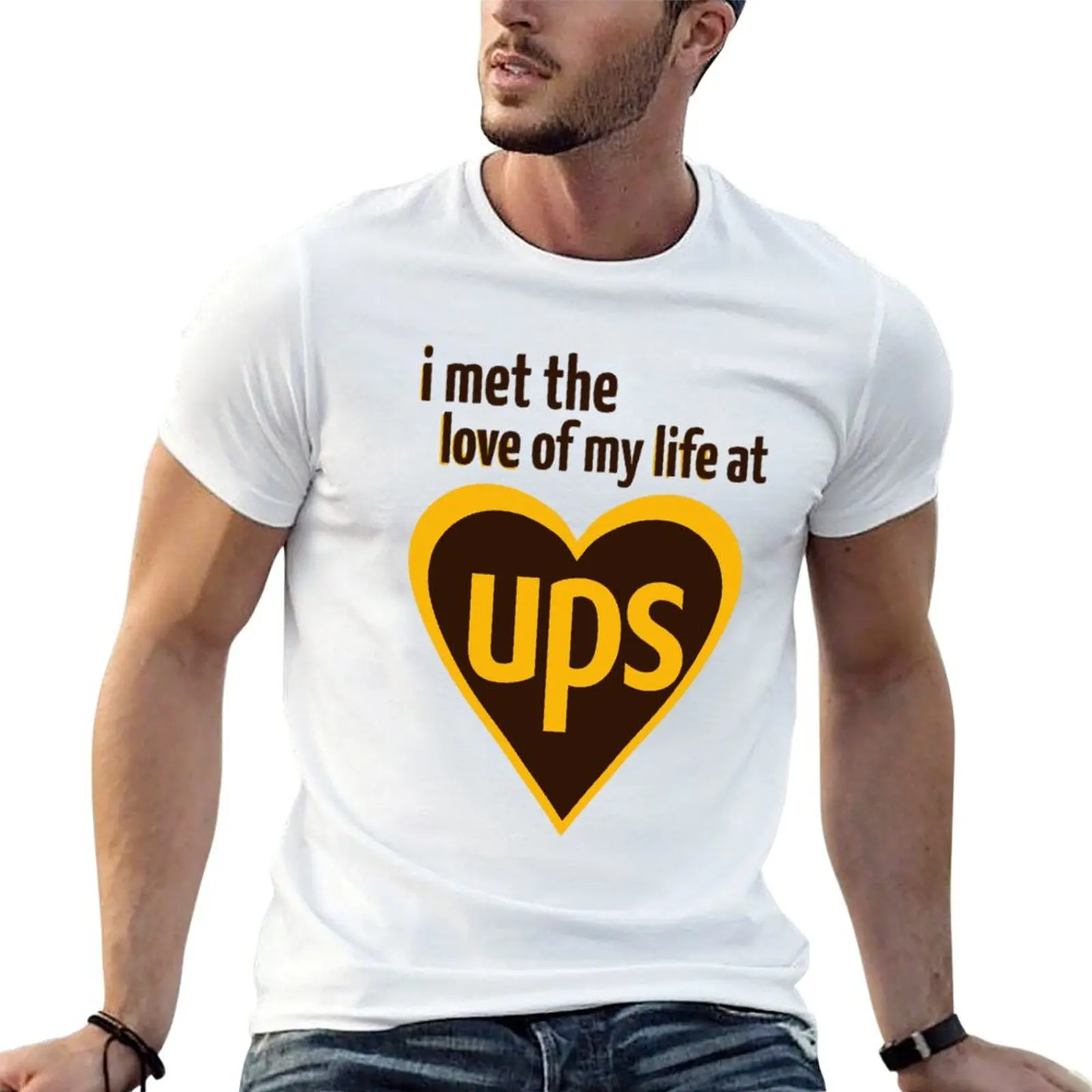 Фото Я встретил любовь своей жизни в UPS T-Shirt, футболка большого размера для повседневной носки. №1