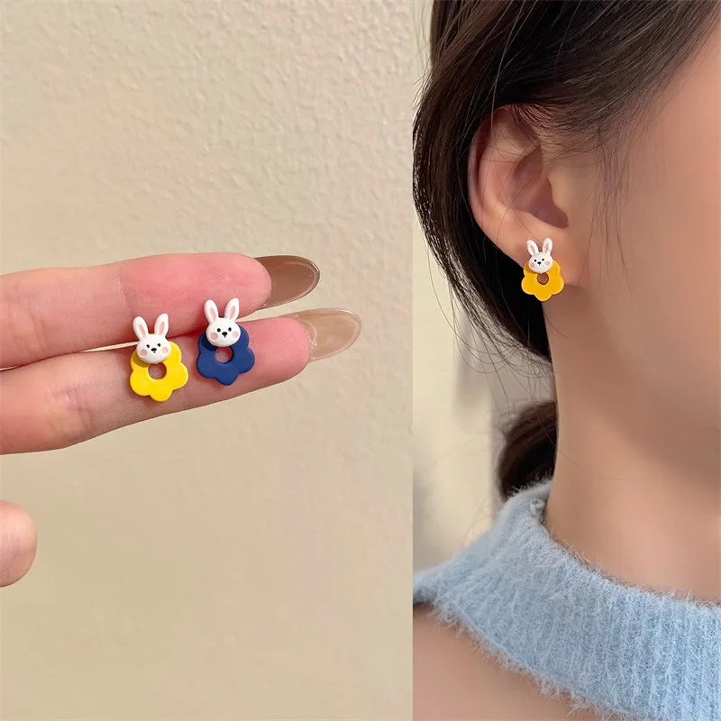 

s925 Silver Needle Fashion Cute Small Rabbit Earrings Female Temperament Versatile Students Small Ear Clips Without Ear Cave