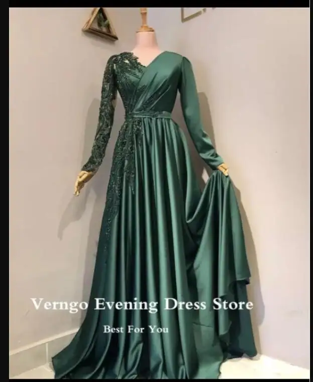 Verngo Emerald Green Satin Evening Dresses Modest Long Sleeves Lace V Neck Arabic Dubai Women Formal Prom Dress Robe de soiree