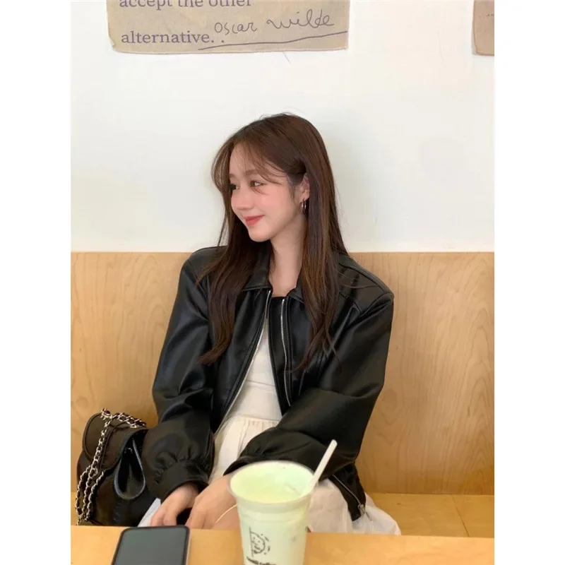 Винтажная черная кожаная куртка в стиле преппи Женская Осенняя