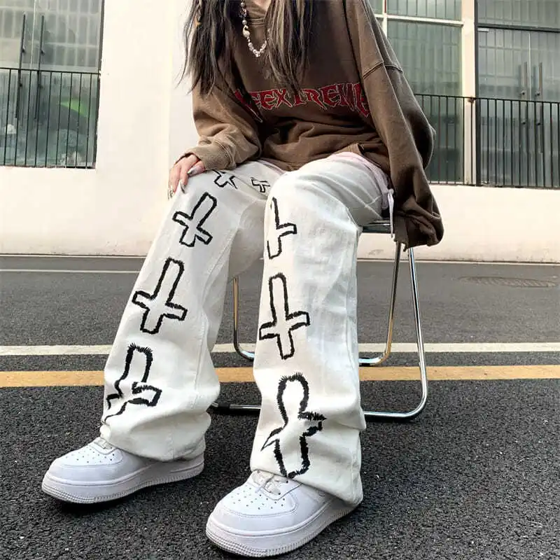 Рисунок 2 - Женские джинсы с мешковатым принтом