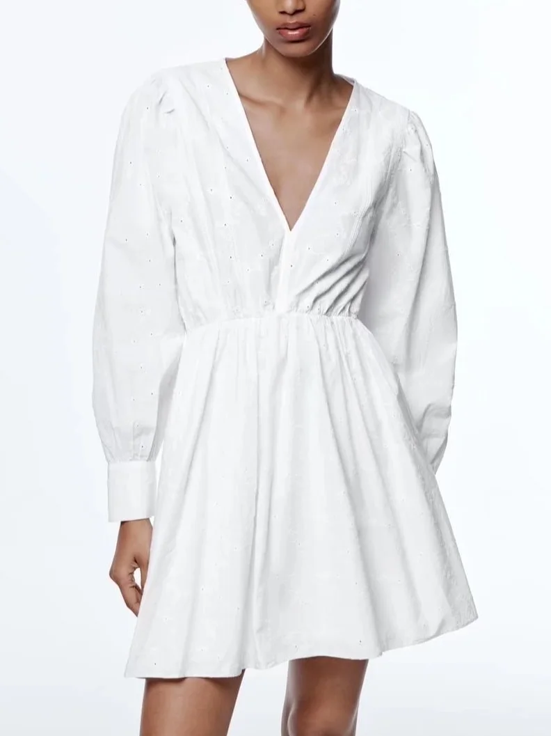 

Summer Women's White Carved Embroidery Design Design Long Sleeve V-Neck Aline Elastic Waist Dress Sexy Chic Girlish Style