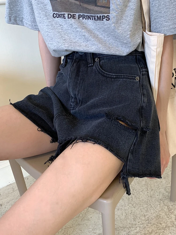 New Summer Women High Waist Wide Leg Hole Frayed Denim Shorts Streetwear Female Button Loose Blue Jeans Shorts Bottoms