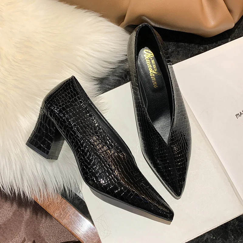 

Женские туфли в стиле ретро, европейские и американские туфли из змеиной кожи на толстом высоком каблуке с острым носком, модель 2023, 4639