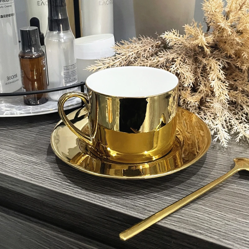 

Европейский набор кофейных чашек и блюдец, Высококачественный Изысканный чайный набор из костяного фарфора