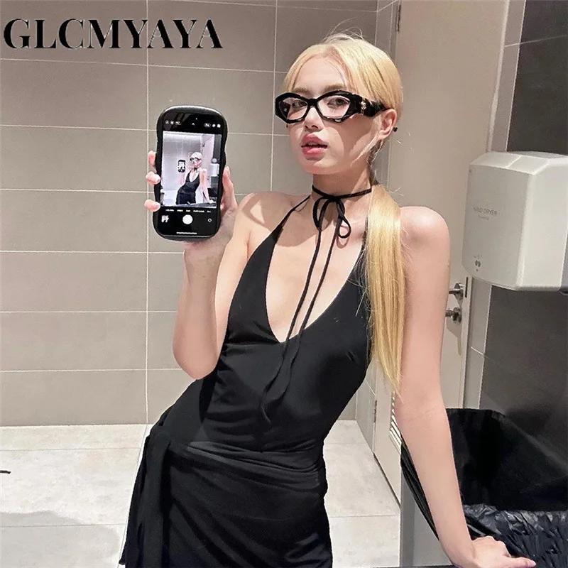 Женское мини-платье с завязкой на шее и открытой спиной без рукавов