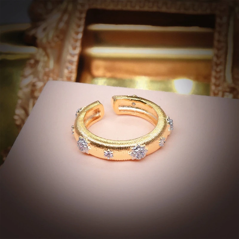 

Retro Italian Style Gold Color Rings European American Luxury Women's with Zircon Carved Wire Drawing Ring Jewelry