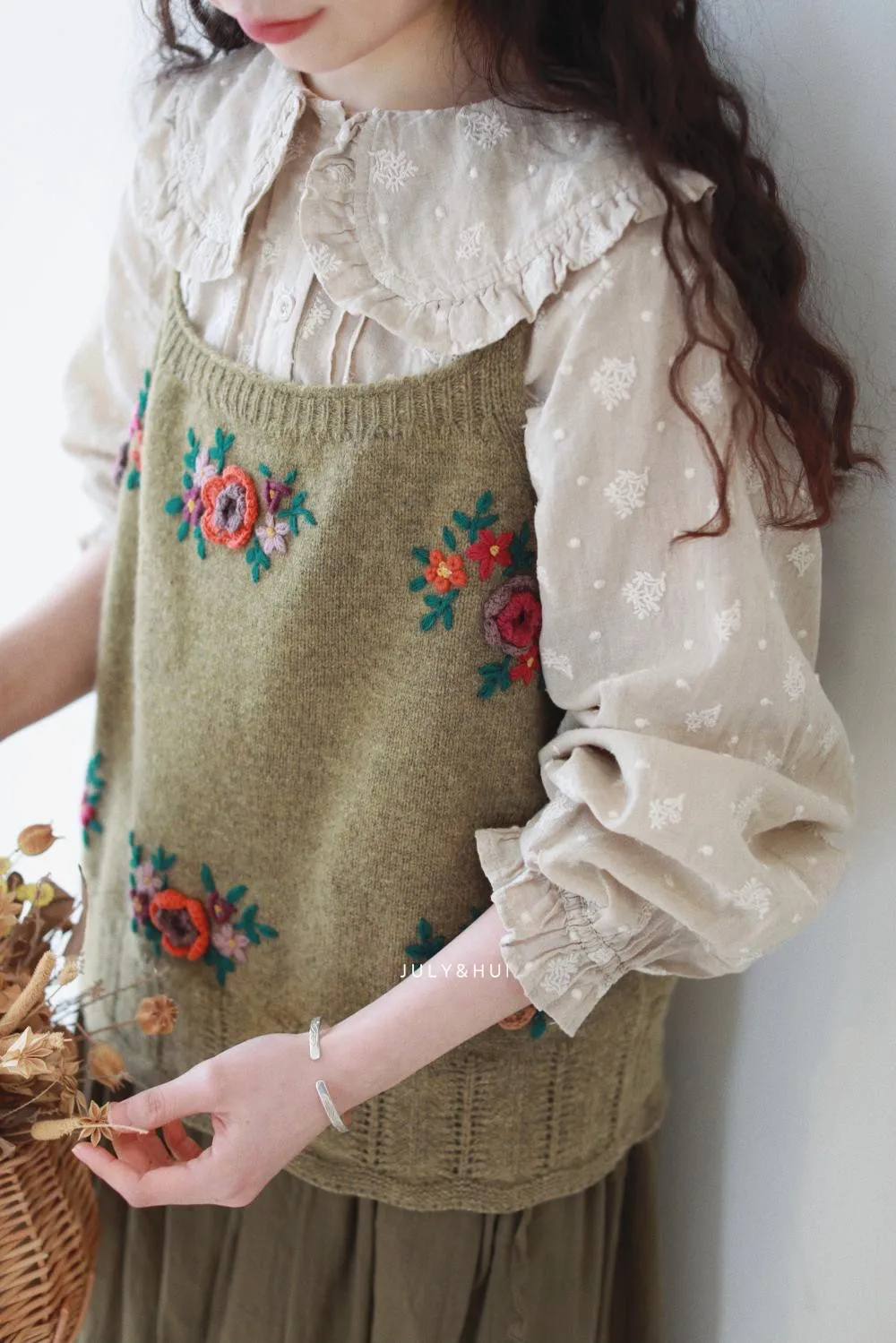 Spring Autumn Women  All-match Japan Style Mori Kei Loose Vintage Handmade Embroidered Olive Comfortable Wool Pullover Vests