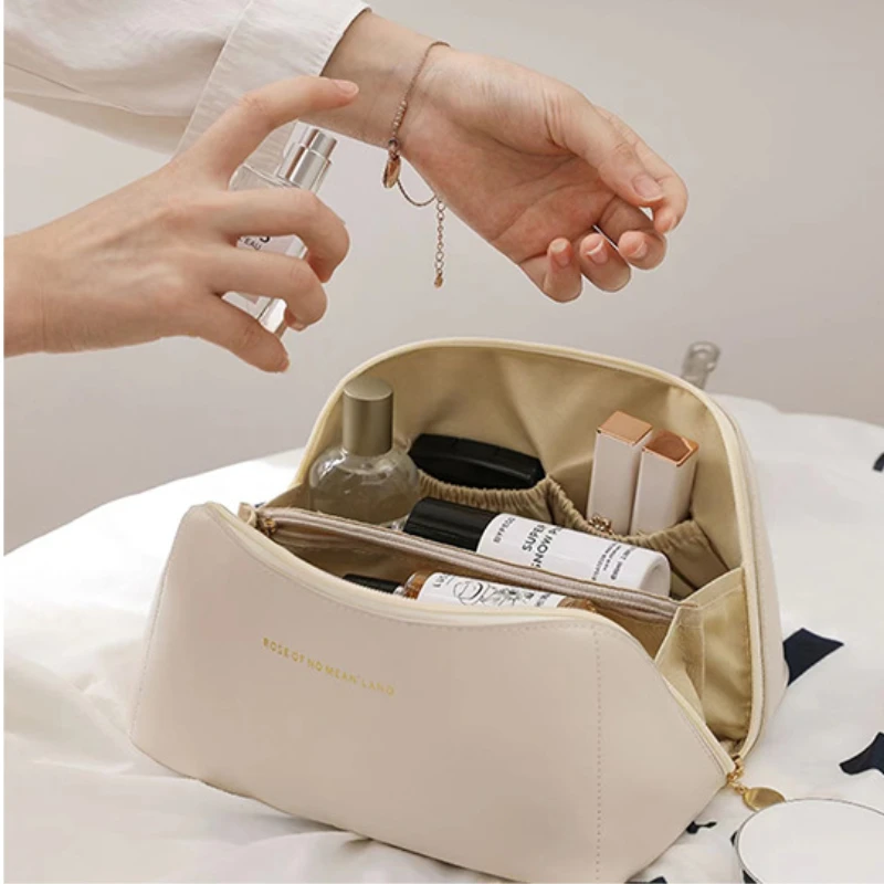 

Large Pu Leather Travel Cosmetic Bag for Women Cosmetic Organizer High-capacity Makeup Bag Storage Pouch For Female Makeup Box