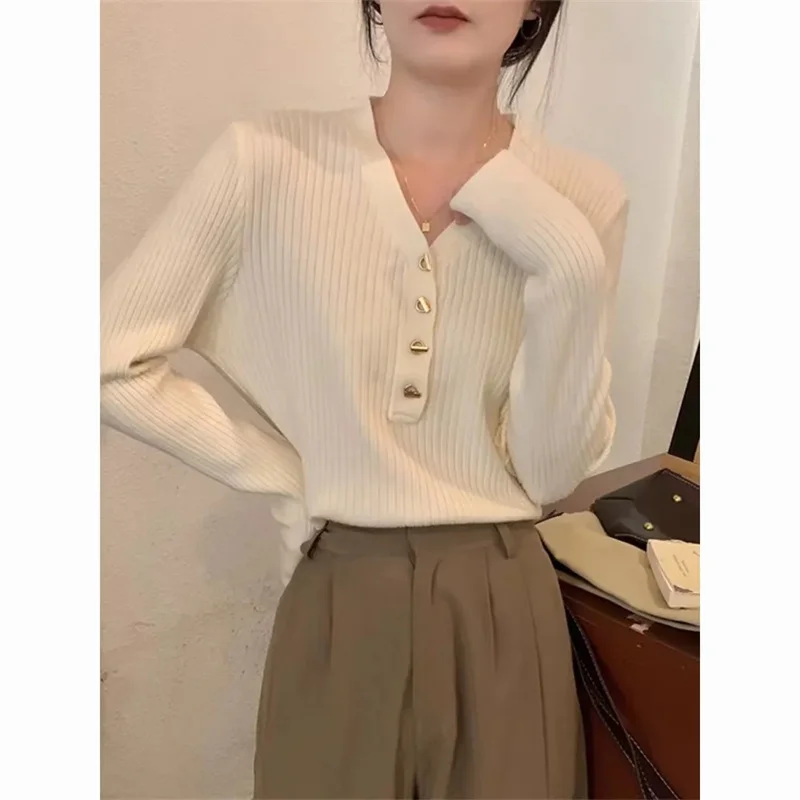 

Wonen V-neck Undercoat Loose Sweater Pullover Female Spring Autumn Senior Sense 2023 New French Slim Inside Sweater Knitted Top