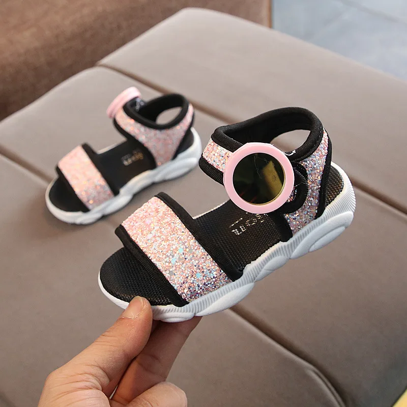 

2021 New Summer Girls Sandals Flat Heel Kids Beach Sandals Fashion Glitter Sport Baby Girl Shoes Non-slip SSS021