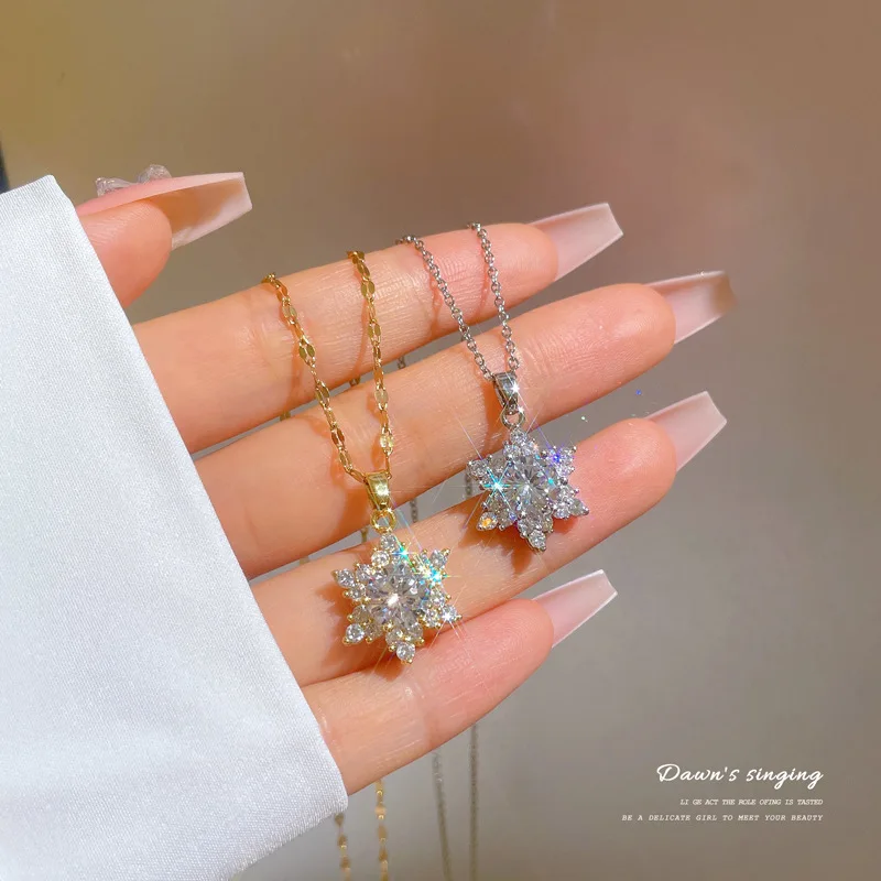 

[Titanium Steel] Micro-inlaid Light Luxury Zircon Snowflake Lovely Exquisite Micro-inlaid Fashion Trend Clavicle Chain