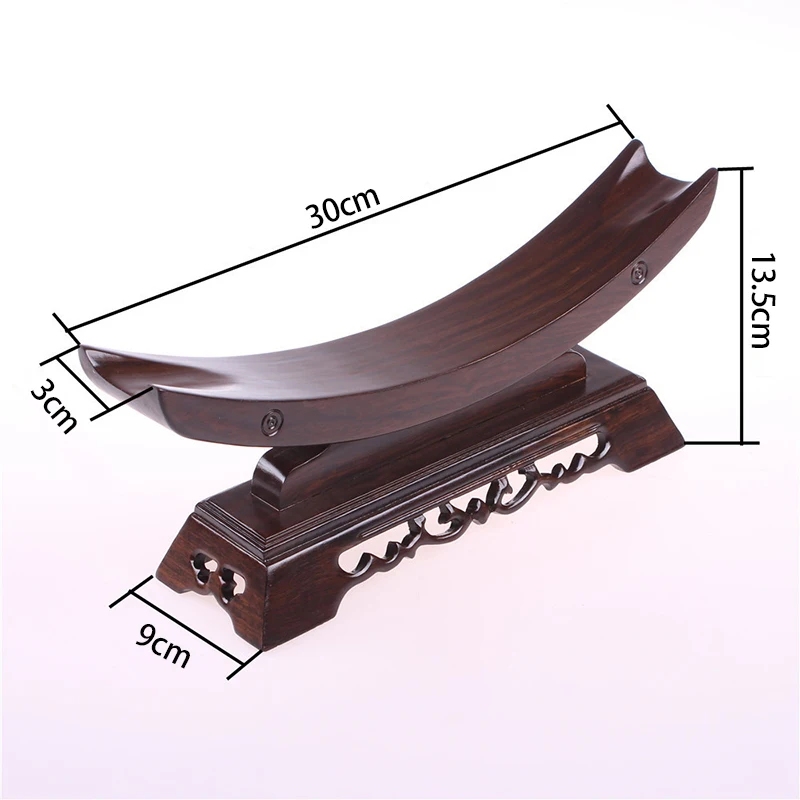 

Деревянная подставка для меча коричневого цвета