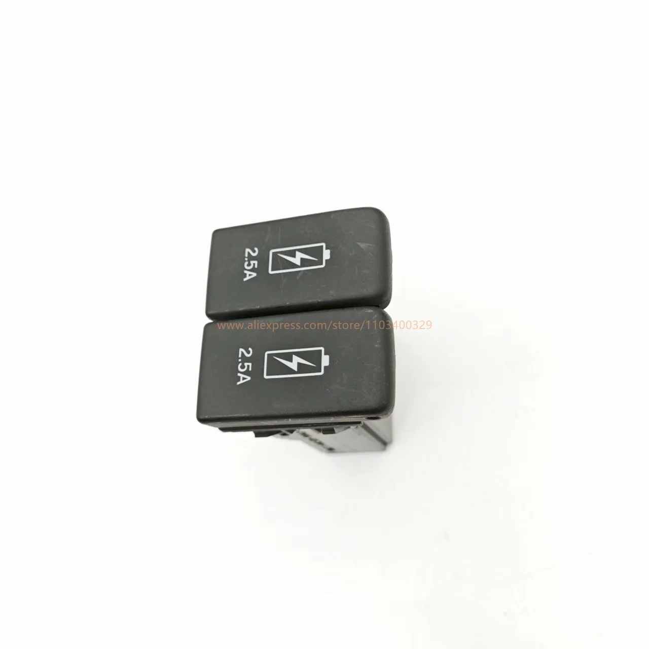 Фото 39090-TLA-A01 Разъем USB-порта для зарядки в задней консоли автомобиля для Honda CR-V 2017-2022 №3