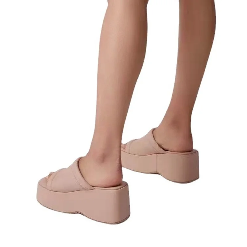 2022 New Wedges Women's Slippers Large Size Thick Bottom Sponge Cake One Word Square Head Fashion Women's Sandals and Slippers